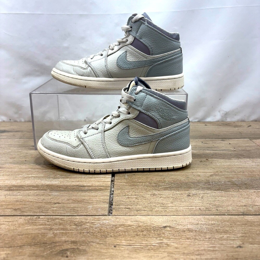 Nike Air Jordan 1 Mid Light Bone Wolf Grey (GS) 554725-053 Woman's 8